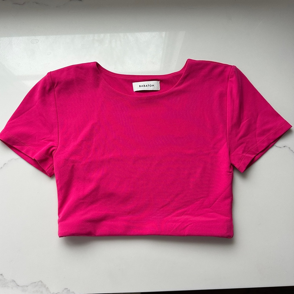 Aritzia🩷 Babaton Contour Crew Ribcage T-Shirt - Size S - Fuschia